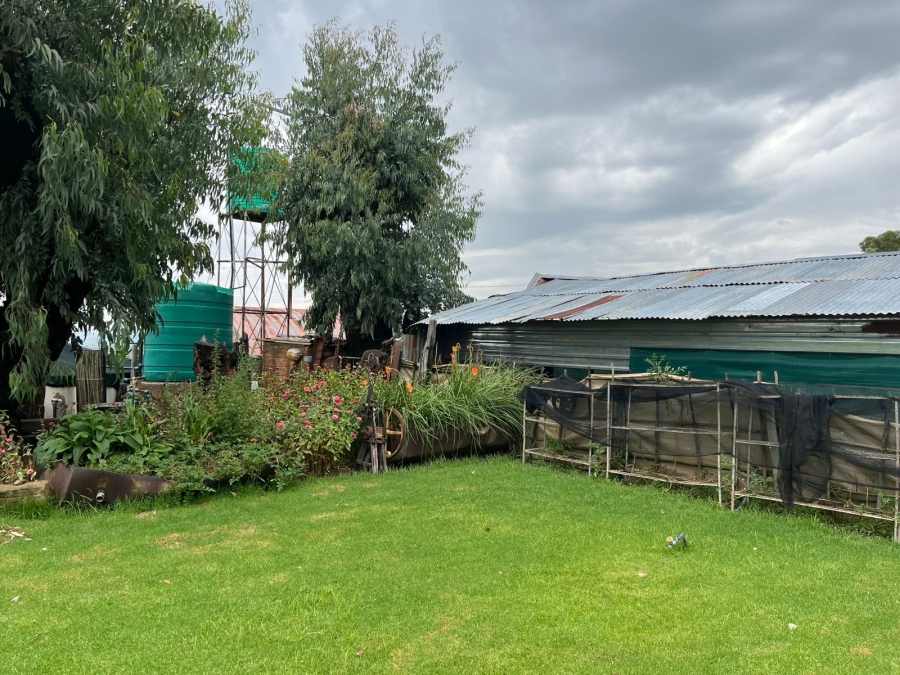 6 Bedroom Property for Sale in Ladybrand Rural Free State